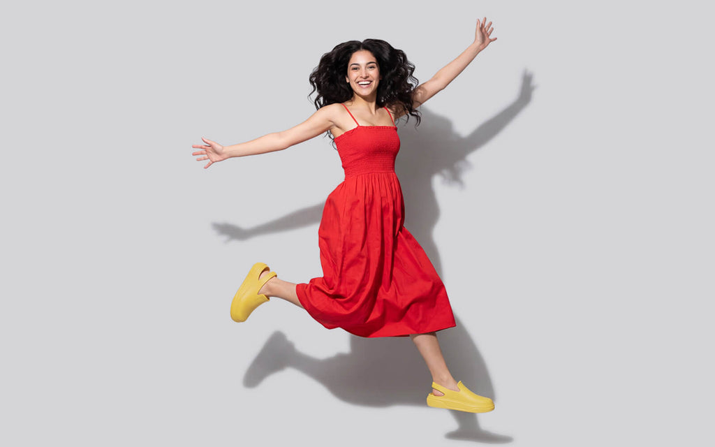 Cushers Clogs For Women : Yellow